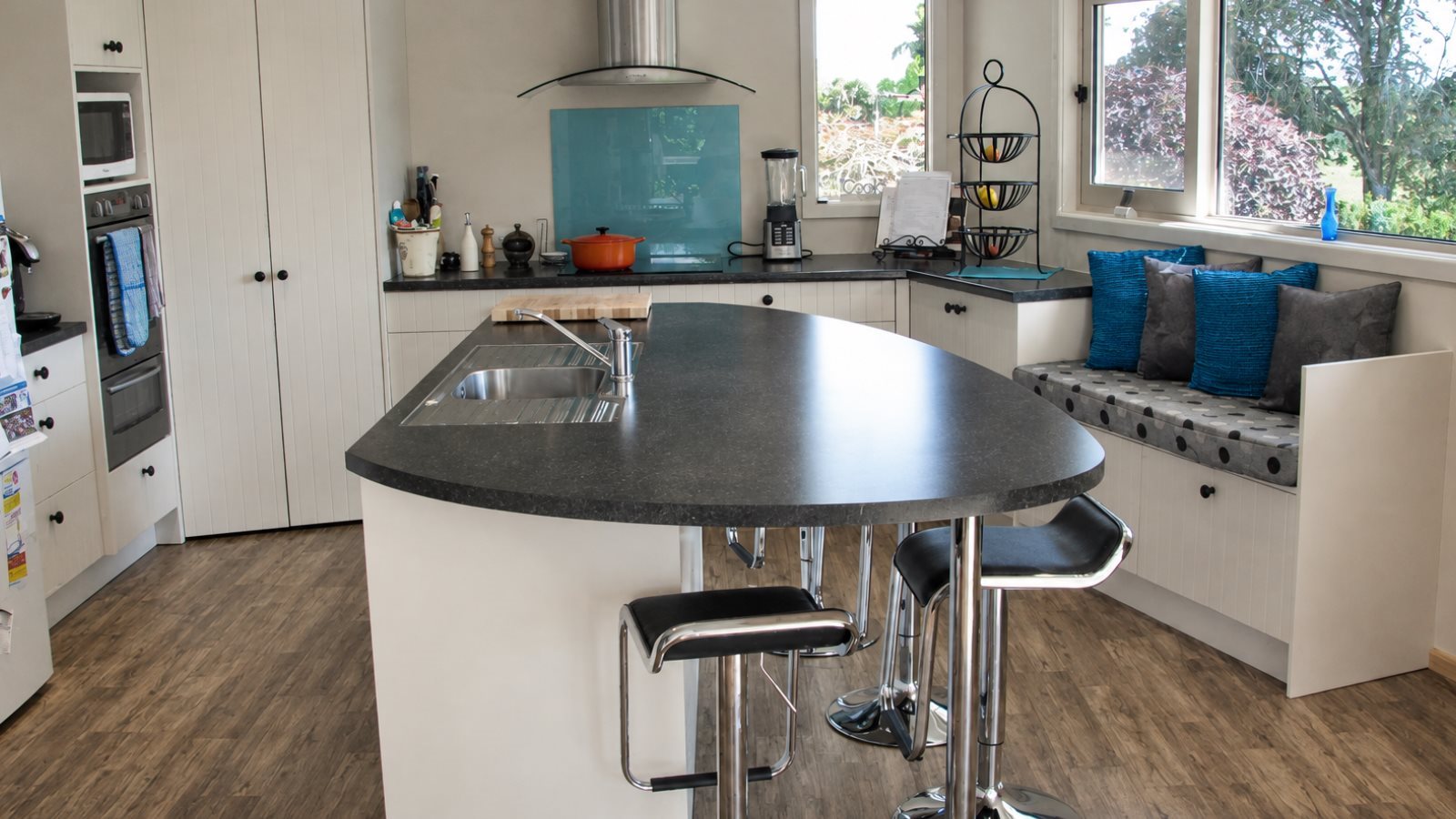 PROFILED CABINETRY
